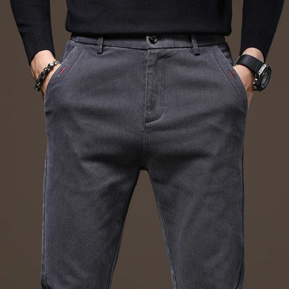 Tendenza | Pantaloni Slim Elasticizzati per Stile e Comfort